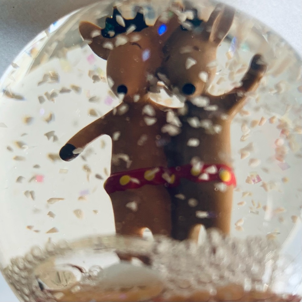 Hallmark Mini "Deer Friends" Snow Globe - Picture 6 of 6
